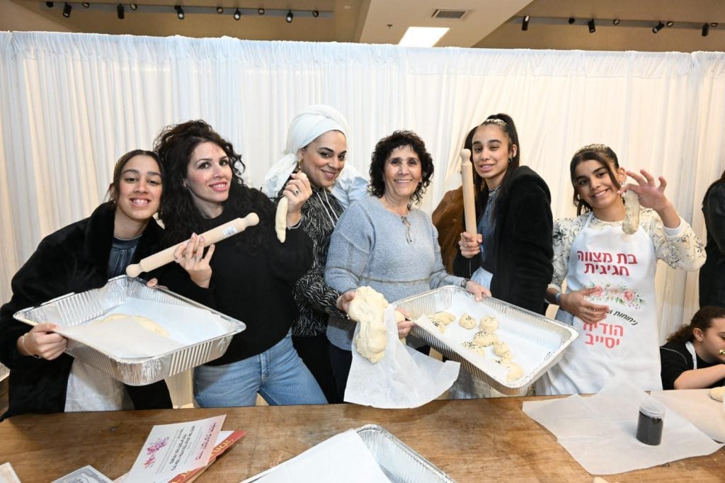 Women of the Jewish Community Cooking